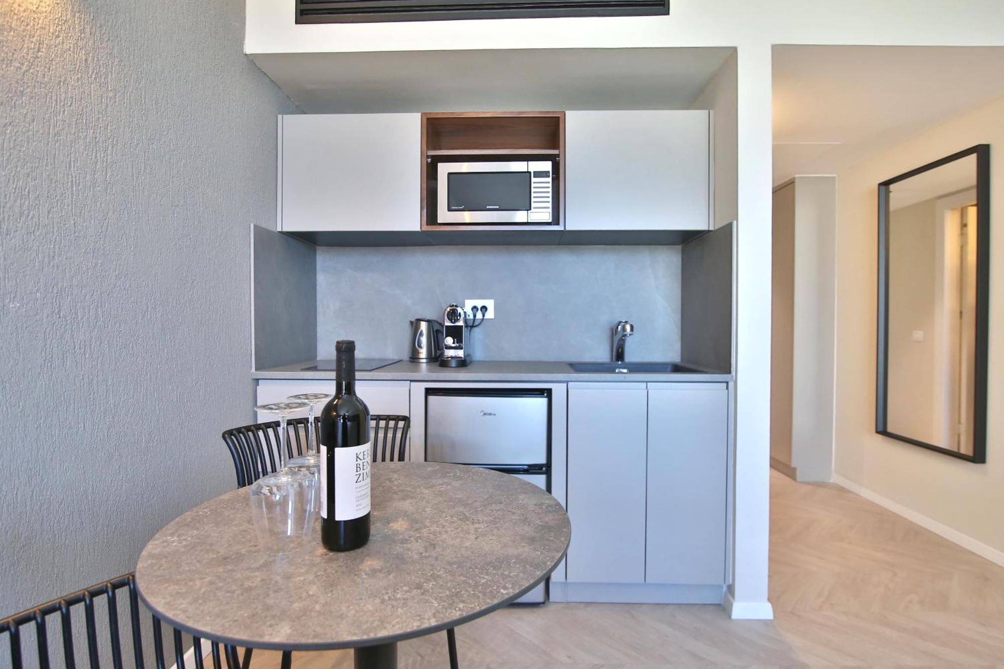 Luxury Suites By Notaly Ariel - Carmel Beach 海法 外观 照片