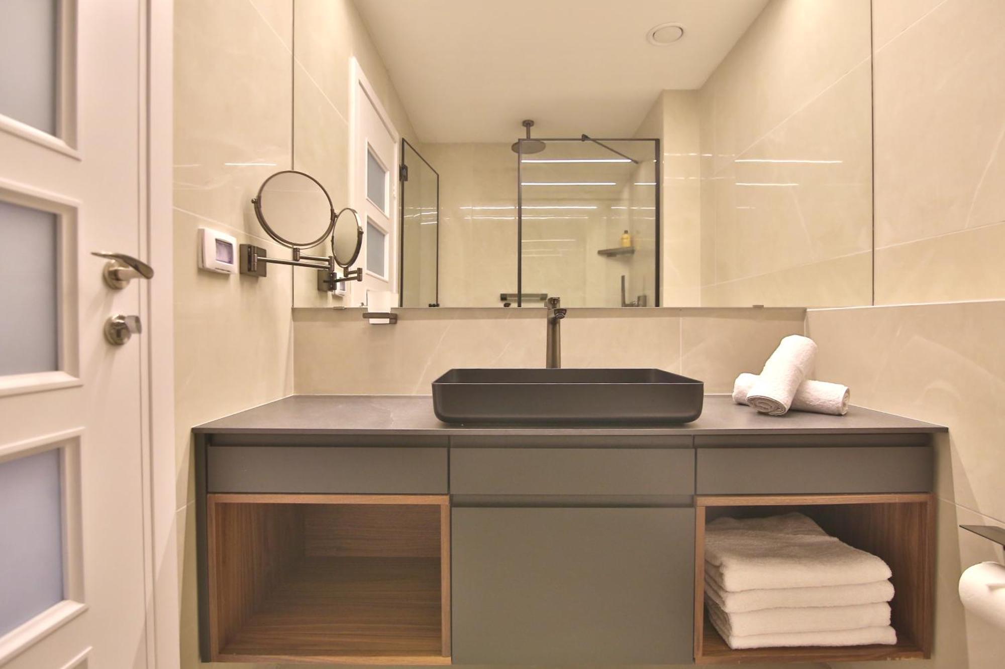 Luxury Suites By Notaly Ariel - Carmel Beach 海法 外观 照片