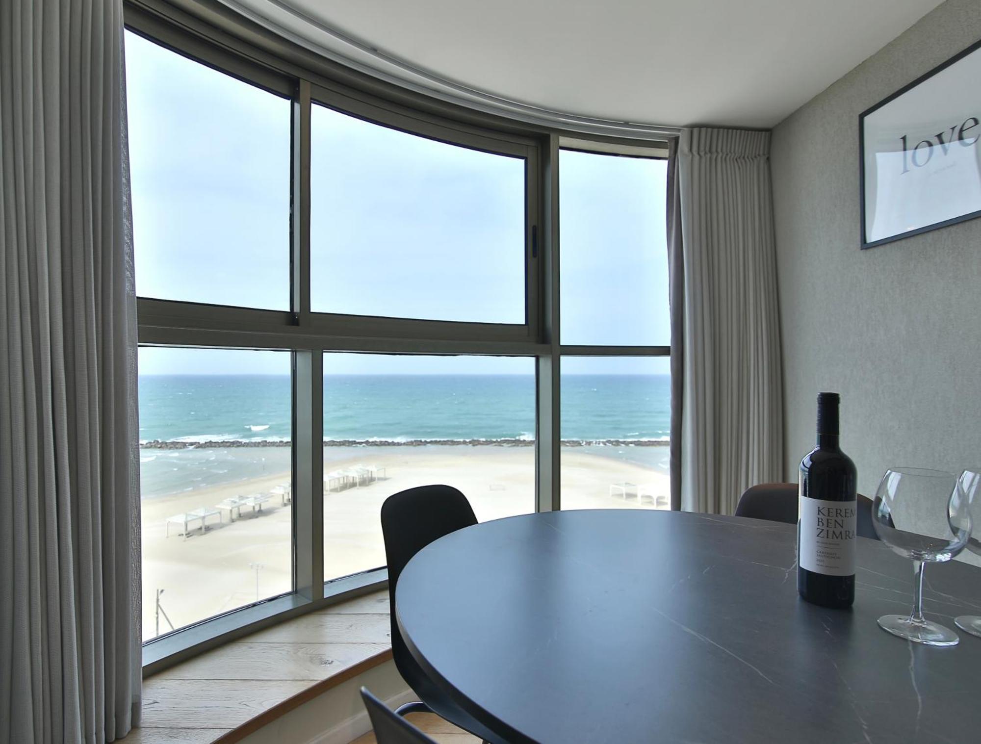 Luxury Suites By Notaly Ariel - Carmel Beach 海法 客房 照片