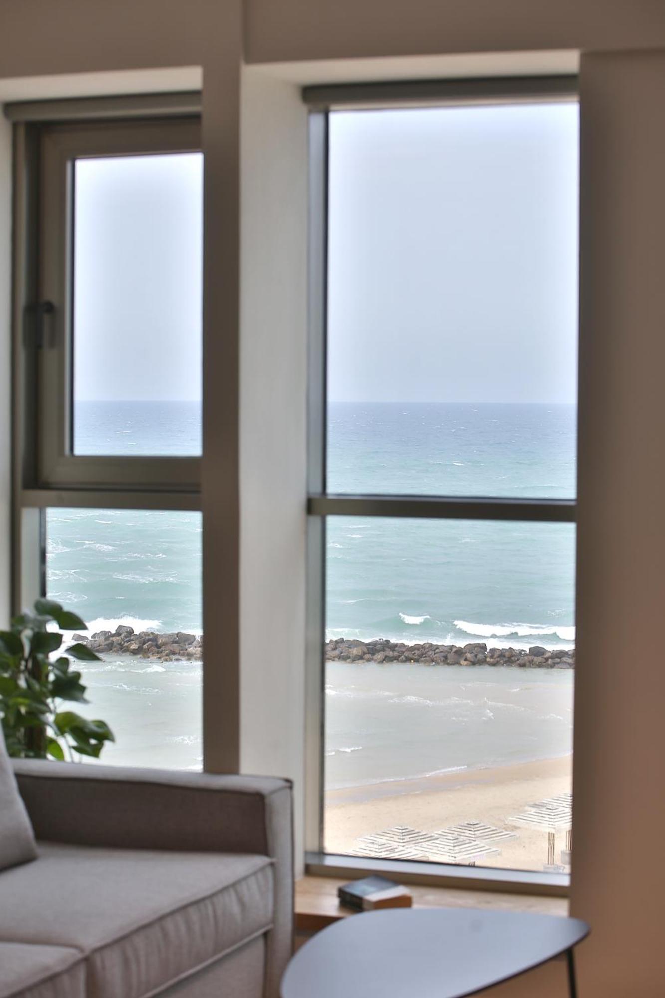 Luxury Suites By Notaly Ariel - Carmel Beach 海法 客房 照片